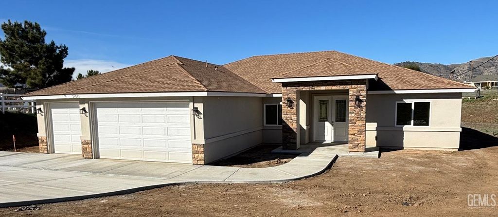 21831 San Gabriel Drive, Tehachapi, CA 93561