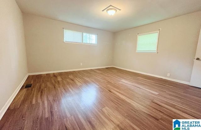 704 AVENUE I, Bessemer, AL 35020