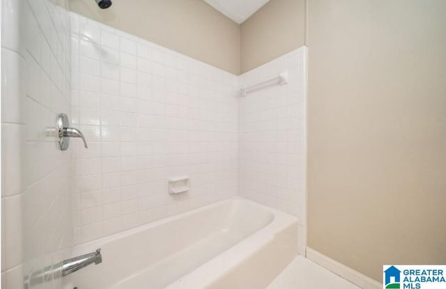 704 AVENUE I, Bessemer, AL 35020