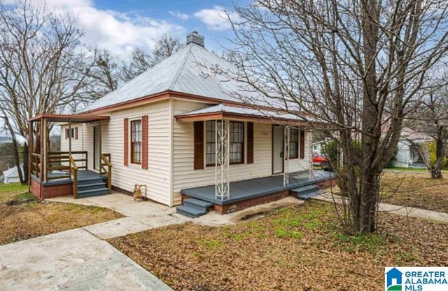 704 AVENUE I, Bessemer, AL 35020