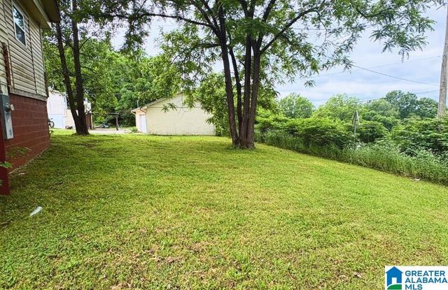 704 AVENUE I, Bessemer, AL 35020