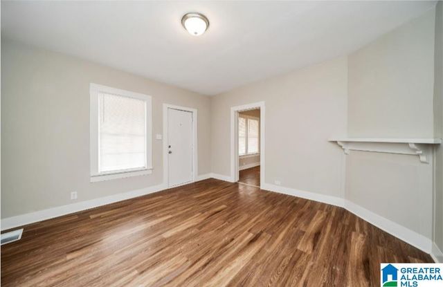 704 AVENUE I, Bessemer, AL 35020