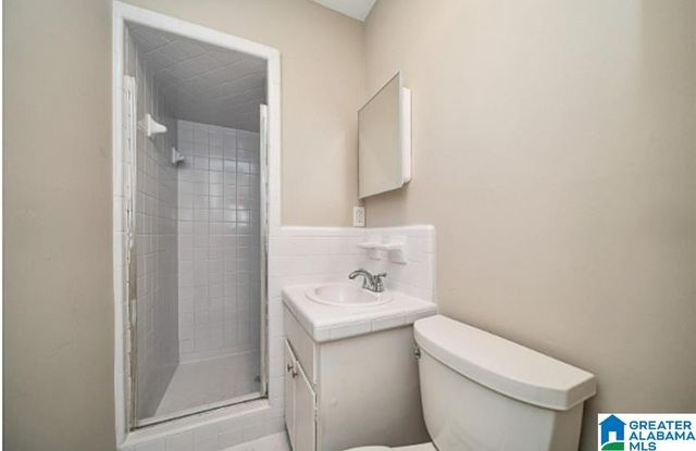 704 AVENUE I, Bessemer, AL 35020