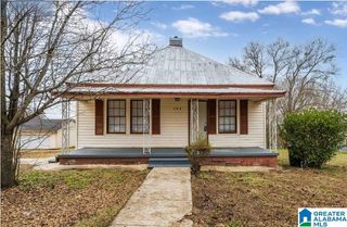 704 AVENUE I, Bessemer, AL 35020