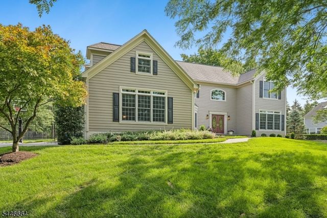 4 Hawkes Ct, Bridgewater Twp., NJ 08807