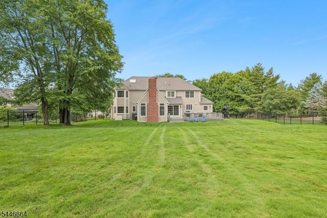 4 Hawkes Ct, Bridgewater Twp., NJ 08807