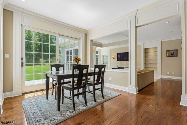 4 Hawkes Ct, Bridgewater Twp., NJ 08807