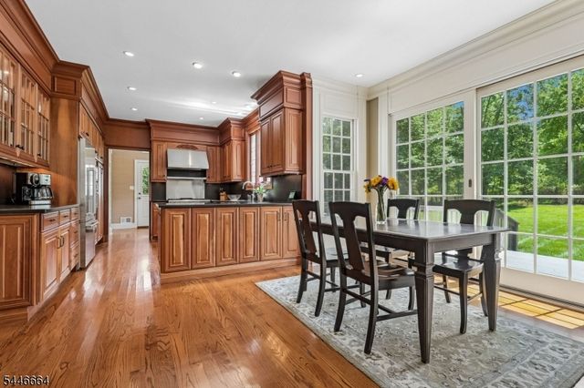 4 Hawkes Ct, Bridgewater Twp., NJ 08807