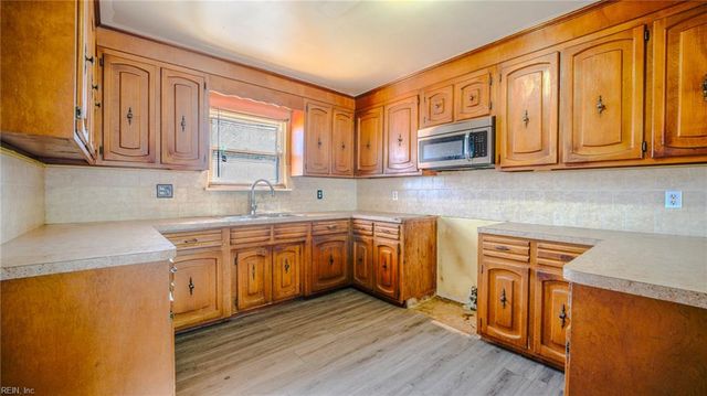 920 Sherry AVE, Virginia Beach, VA 23464