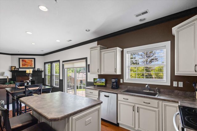 1310 W BROADWAY, Columbia, MO 65203