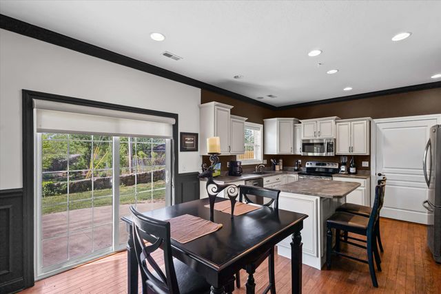 1310 W BROADWAY, Columbia, MO 65203