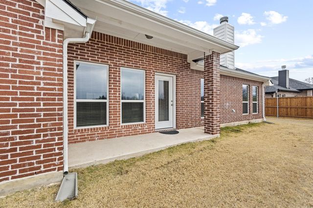 899 W Cardinal Street, Ector, TX 75439