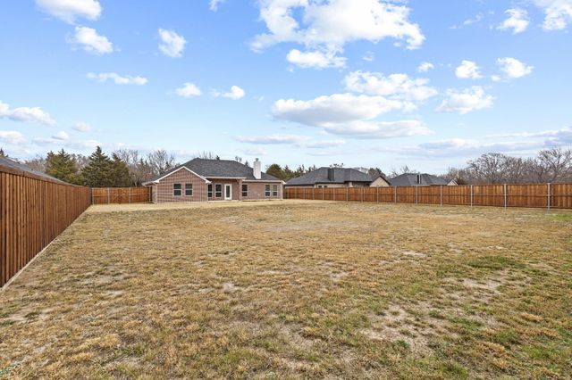 899 W Cardinal Street, Ector, TX 75439