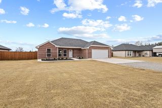 899 W Cardinal Street, Ector, TX 75439