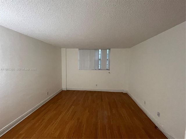 19390 Collins Avenue 122, Sunny Isles Beach, FL 33160