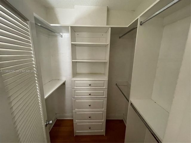 19390 Collins Avenue 122, Sunny Isles Beach, FL 33160
