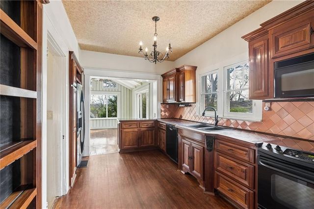 203 N Ridge Avenue, Liberty, MO 64068