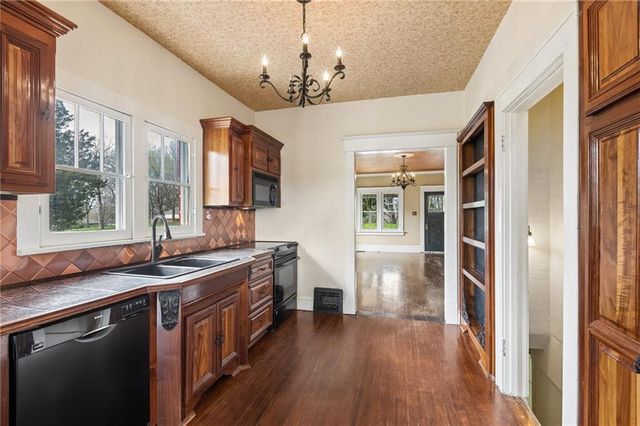 203 N Ridge Avenue, Liberty, MO 64068