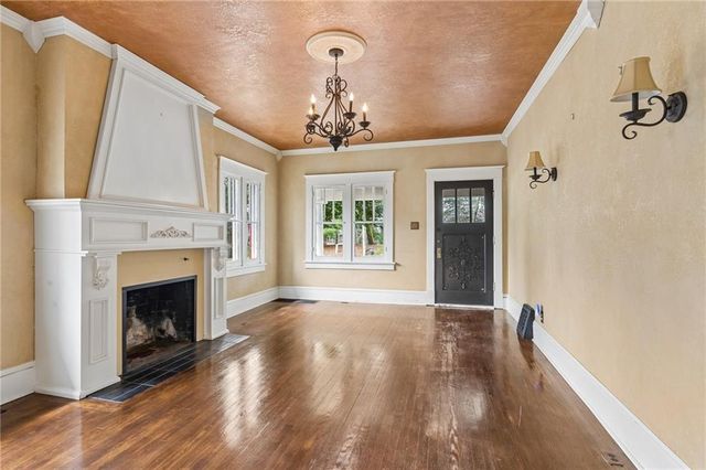 203 N Ridge Avenue, Liberty, MO 64068