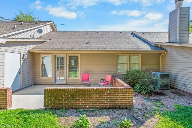 1216 Watermark Court, High Point, NC 27265