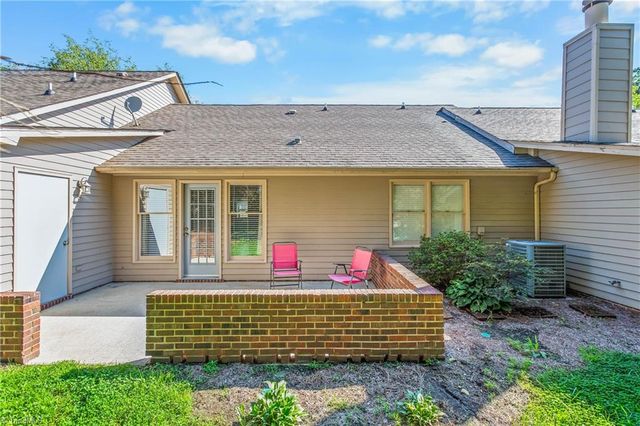 1216 Watermark Court, High Point, NC 27265