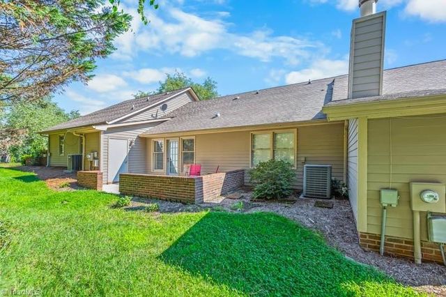 1216 Watermark Court, High Point, NC 27265