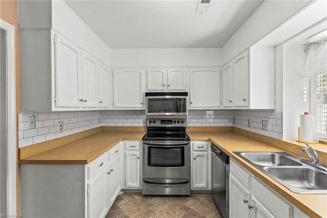 1216 Watermark Court, High Point, NC 27265