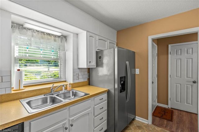 1216 Watermark Court, High Point, NC 27265