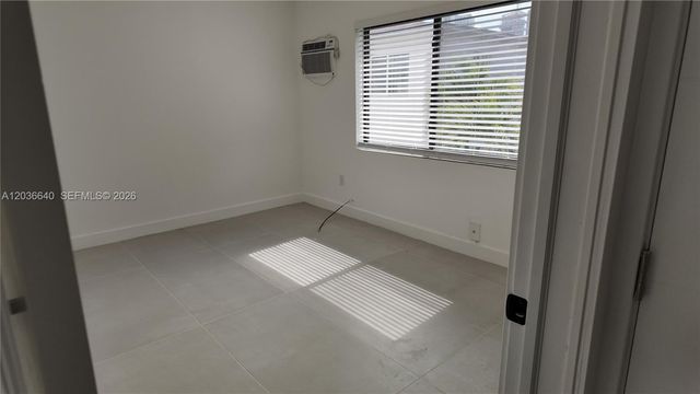 550 SW 10th St 7, Miami, FL 33130