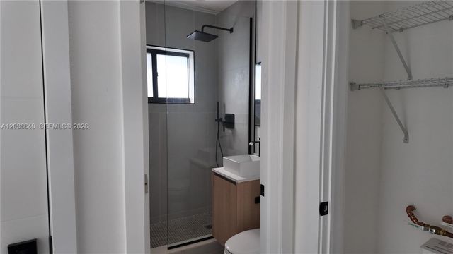550 SW 10th St 7, Miami, FL 33130
