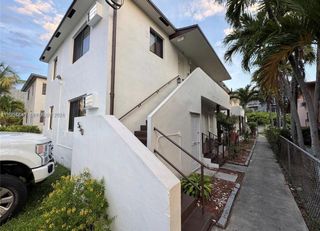 550 SW 10th St 7, Miami, FL 33130