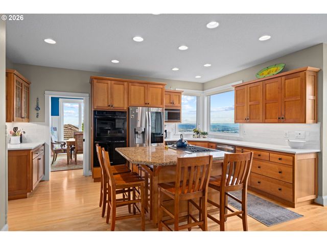 3010 Nw CHAPIN Dr, Portland, OR 97229