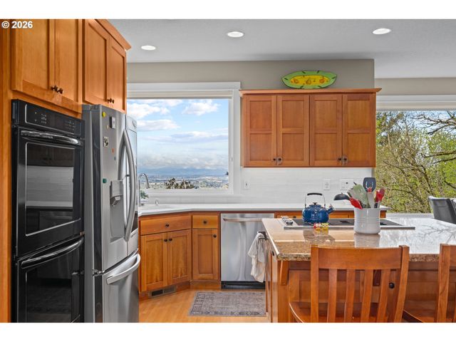 3010 Nw CHAPIN Dr, Portland, OR 97229