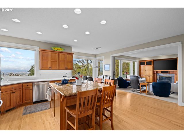 3010 Nw CHAPIN Dr, Portland, OR 97229