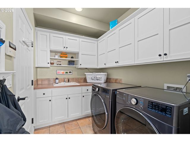 3010 Nw CHAPIN Dr, Portland, OR 97229