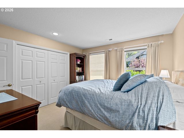 3010 Nw CHAPIN Dr, Portland, OR 97229