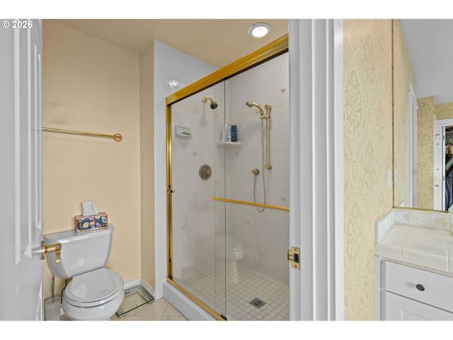 3010 Nw CHAPIN Dr, Portland, OR 97229