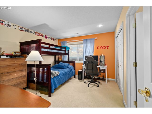 3010 Nw CHAPIN Dr, Portland, OR 97229