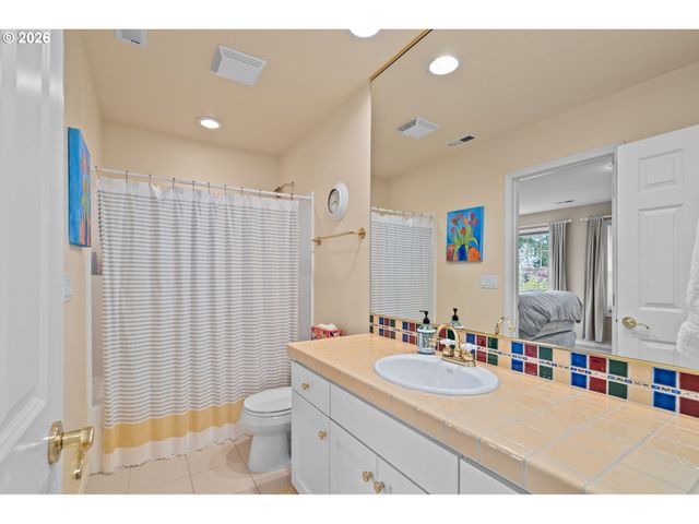 3010 Nw CHAPIN Dr, Portland, OR 97229