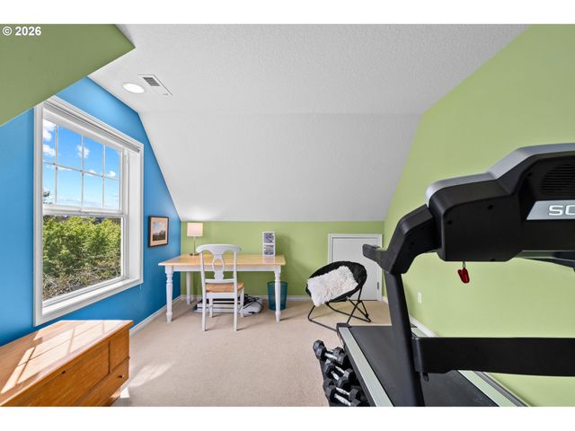 3010 Nw CHAPIN Dr, Portland, OR 97229