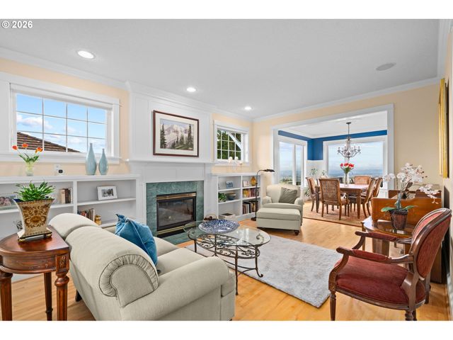 3010 Nw CHAPIN Dr, Portland, OR 97229