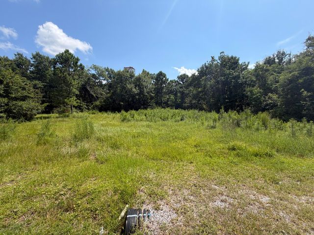 178 Vacation Ln., Waveland, MS 39576