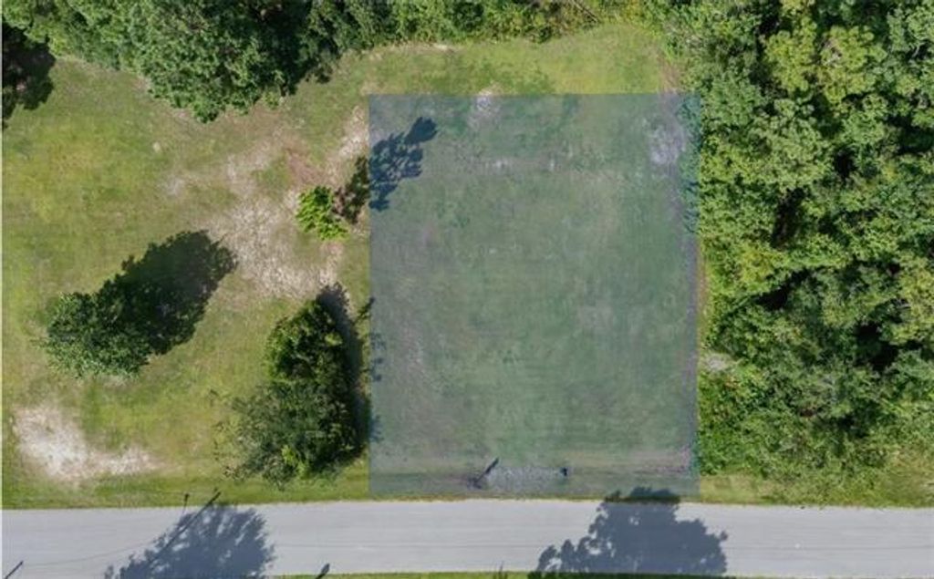 178 Vacation Ln., Waveland, MS 39576