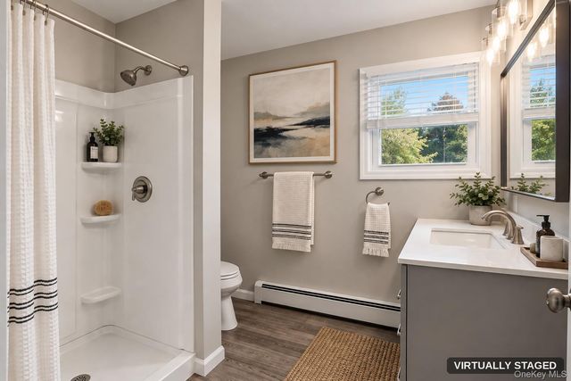 18 St Joseph Place, New Windsor, NY 12553