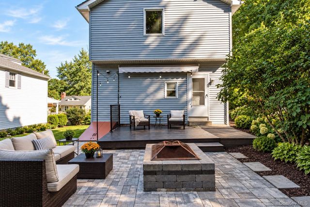 18 St Joseph Place, New Windsor, NY 12553