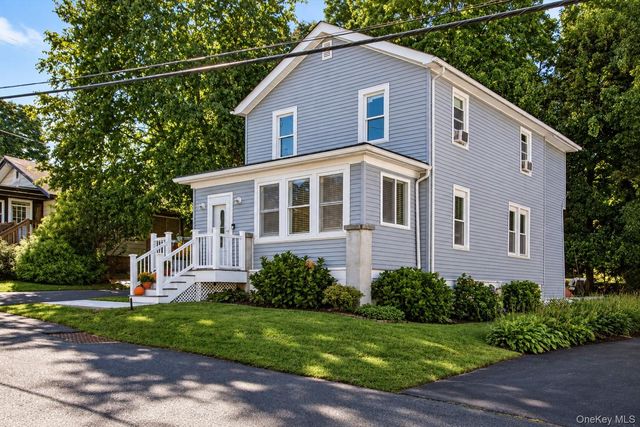 18 St Joseph Place, New Windsor, NY 12553