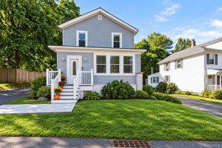 18 St Joseph Place, New Windsor, NY 12553
