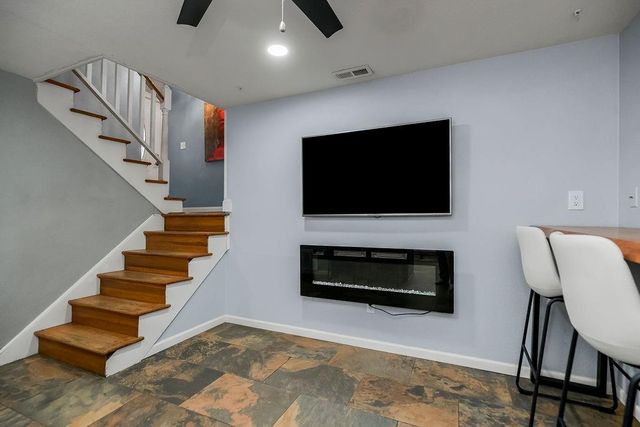 611 N Aztec Place, Independence, MO 64056