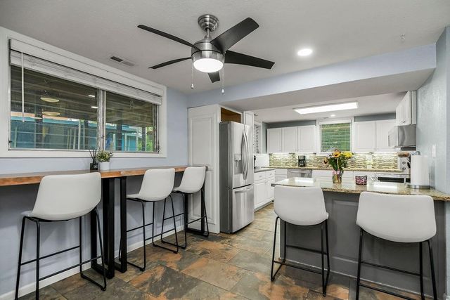 611 N Aztec Place, Independence, MO 64056