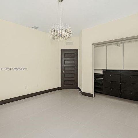 8981 NW 154th Ter 8981, Miami Lakes, FL 33018